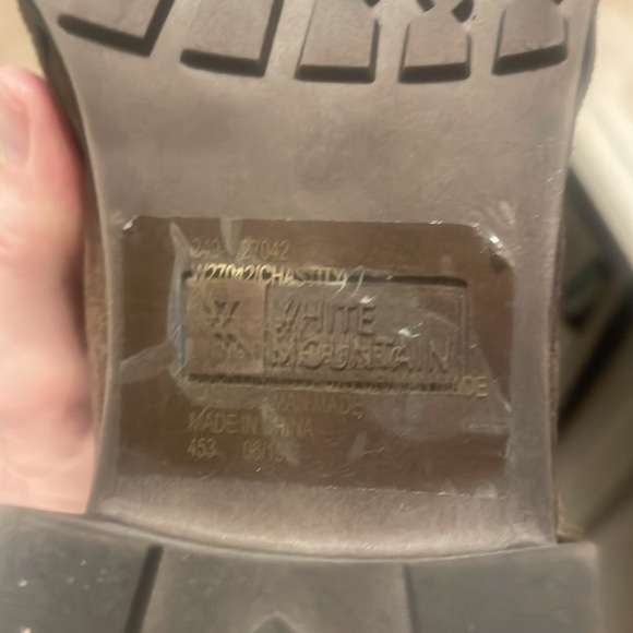 White Mountain Women’s Boots with Faux Fur Lining - Picture 4 of 7